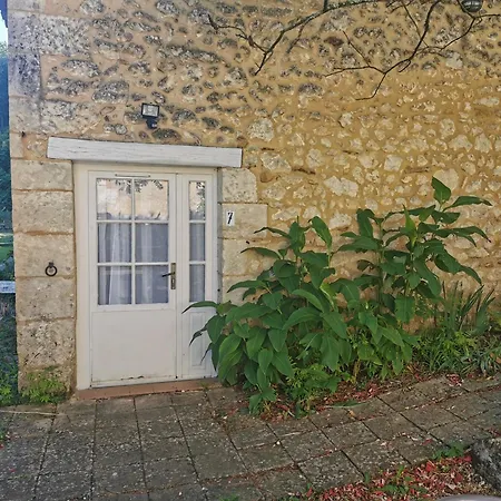 Les Tamaris Отель