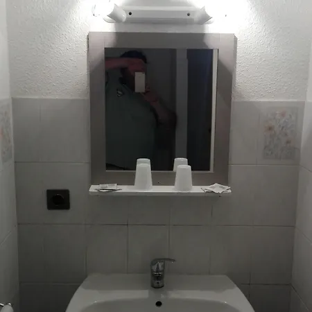 Les Tamaris Отель