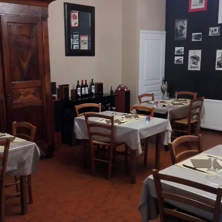 Отель Les Tamaris