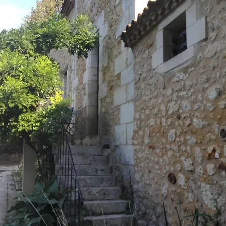 Отель Les Tamaris 2*