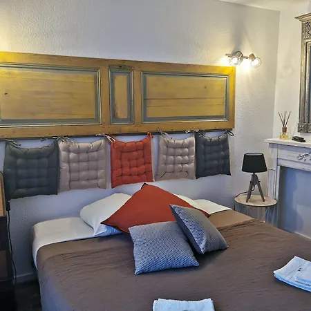 Les Tamaris Отель