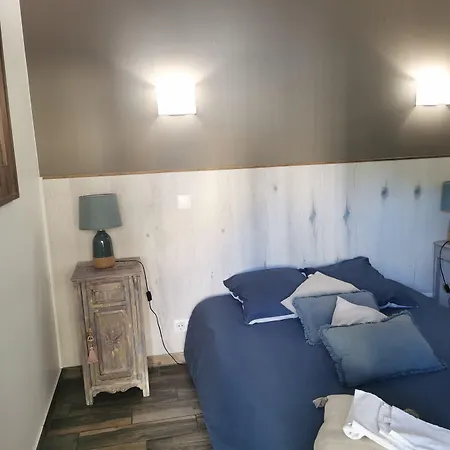 Les Tamaris 2* Campsegret