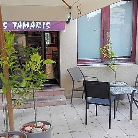 Les Tamaris