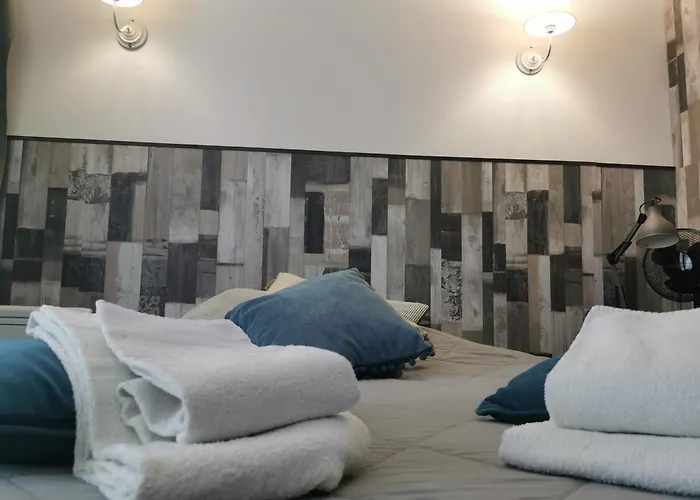 Hotel Les Tamaris 2*