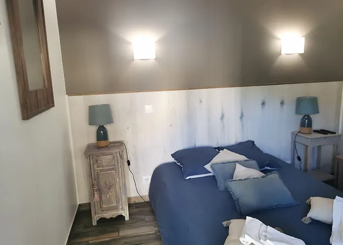 Les Tamaris 2* Campsegret